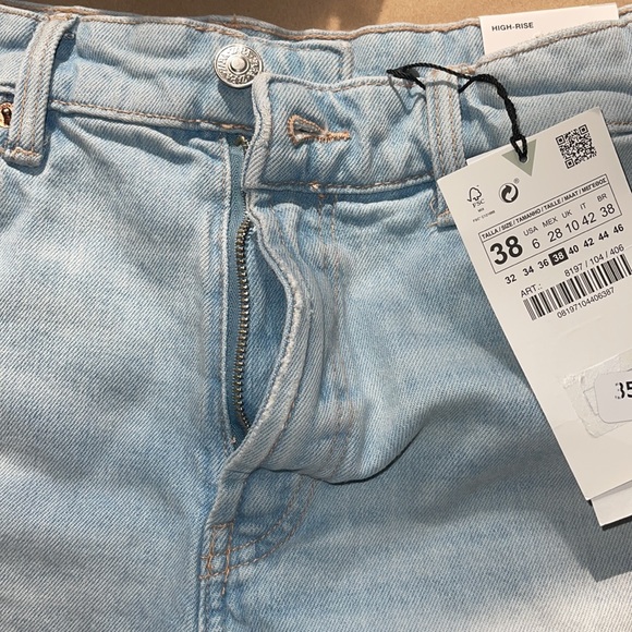 Brand new Zara high rise shorts - Picture 4 of 4